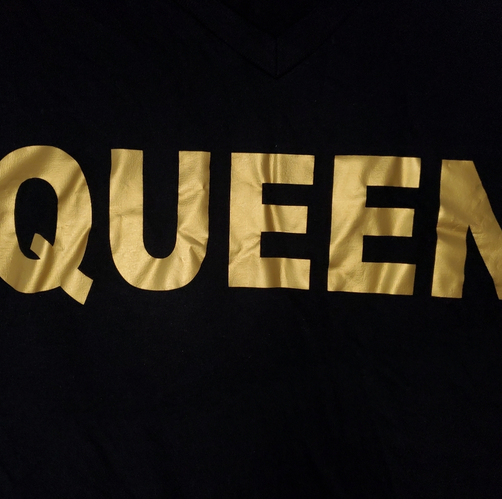 Black V-Neck T-Shirt with Gold 'QUEEN' Print - Picture 3 of 3
